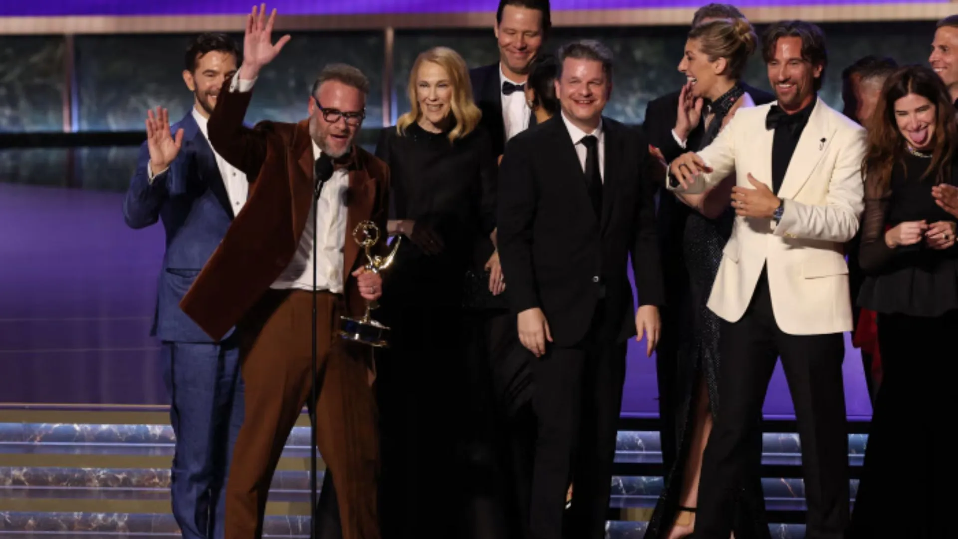 Emmy Award 2025: वेब सीरीज ‘द स्टूडियो’ ने रचा इतिहास..जीता सबसे ज्यादा एमी अवॉर्ड, तोडा पिछले साल की इस सीरीज का रिकॉर्ड 