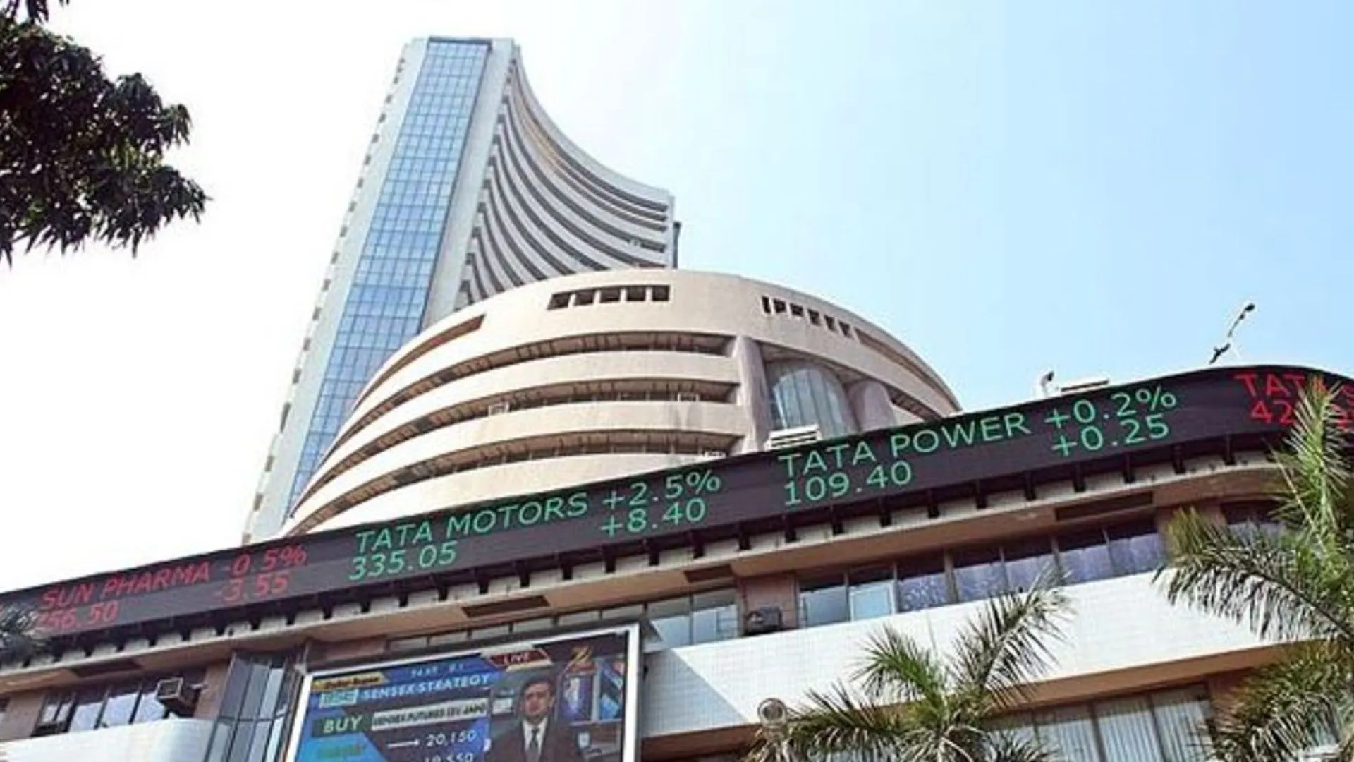  Stock Market Today: ट्रंप के ब्रांडेड दवाओं पर 100% टेरिफ से शेयर बाजार में भूचाल..सेंसेक्स-निफ्टी लुढ़के  