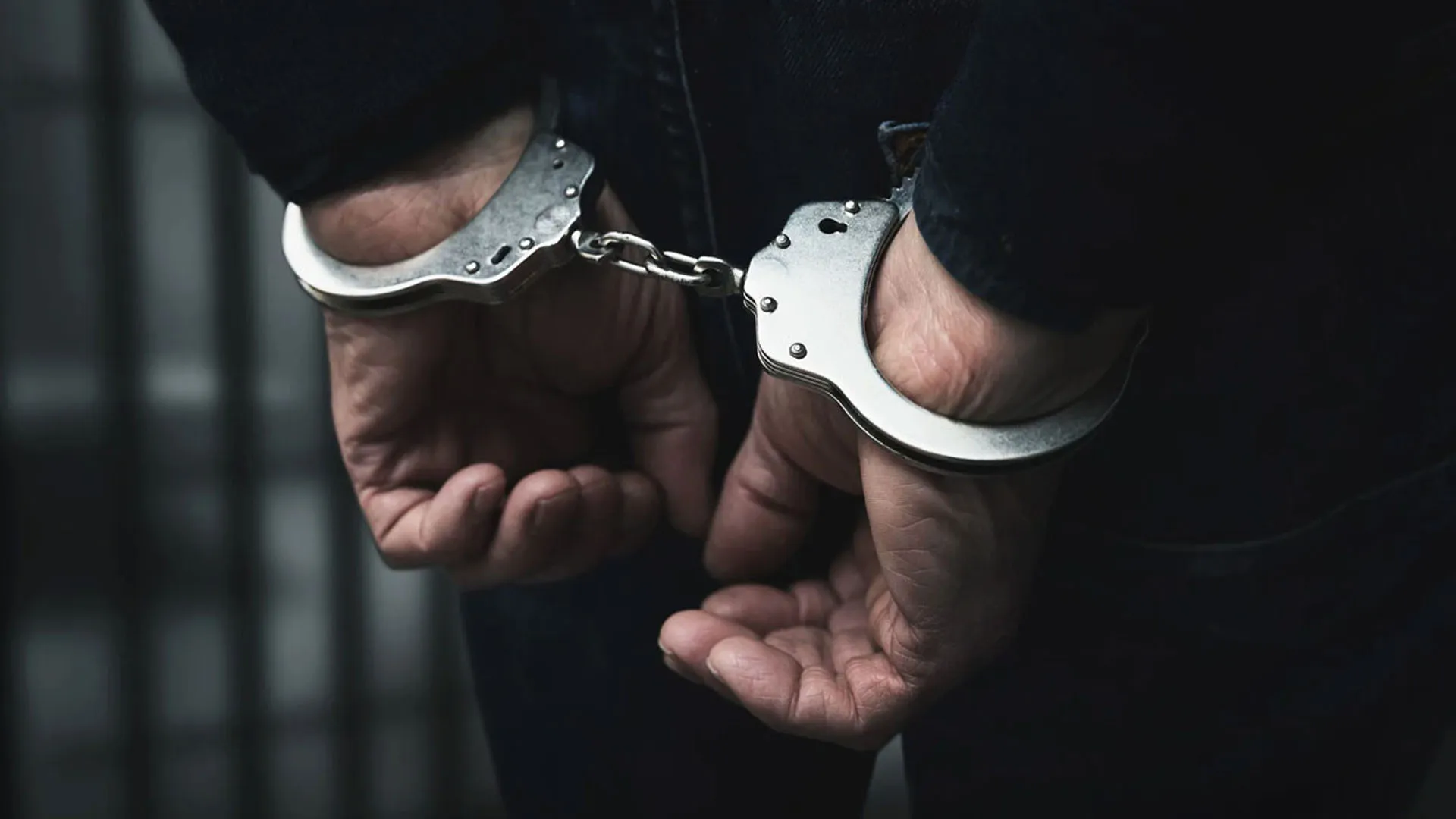 Bhadohi News: एक ही प्लॉट, पांच थाने, दर्जनों जमानतें... भदोही पुलिस ने पकड़ा जाली कागजात का मास्टरमाइंड