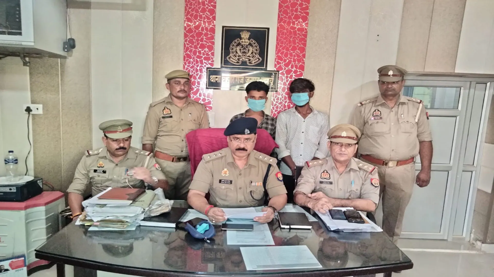 बदायूं : कई जगह की चोरियां, तीन बाइक, ई-रिक्शा के साथ दो आरोपी गिरफ्तार