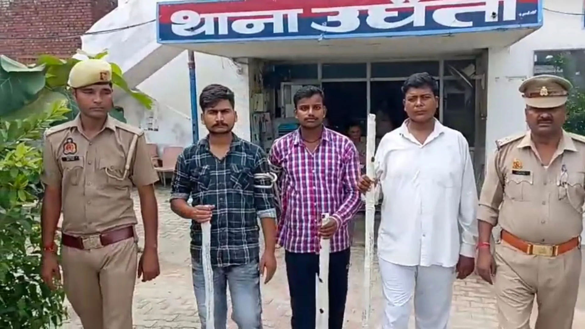 बदायूं : मुकदमाबादी के चलते की थी युवक की हत्या, तीन आरोपी गिरफ्तार