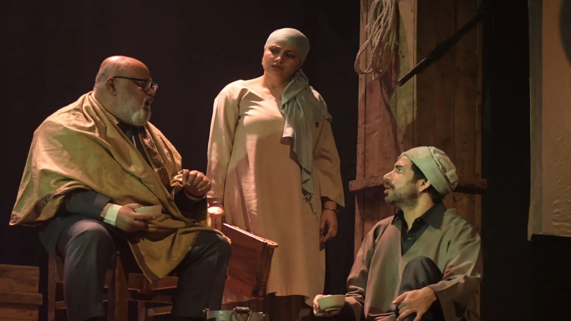 बरेली नाट्य महोत्सव : कश्मीर की वादियों की खूबसूरती और जटिलताओं को समझाता है ''बर्फ''