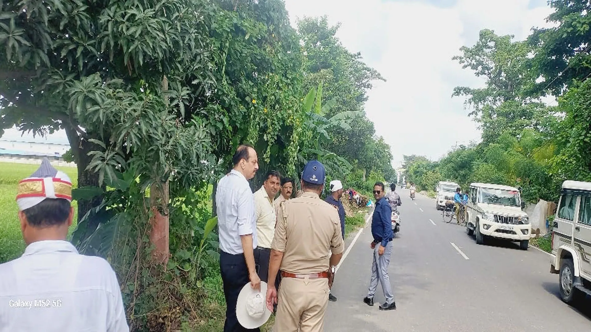 रामपुर : राजस्व एवं चकबंदी विभाग ने शुरू की पसियापुरा में पैमाइश 