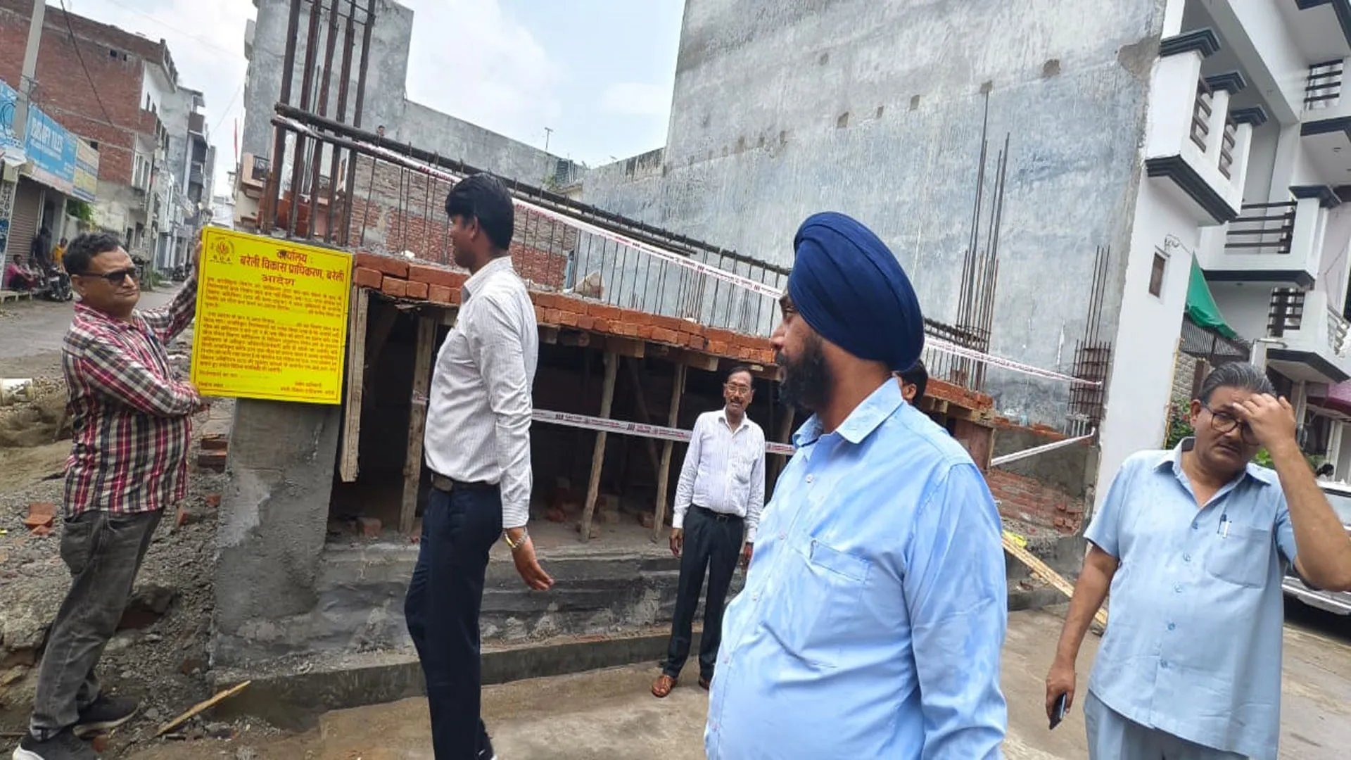 Bareilly : बिना BDA की स्वीकृति के बनाए बहुमंजिला भवन सील, चार जगह की कार्रवाई