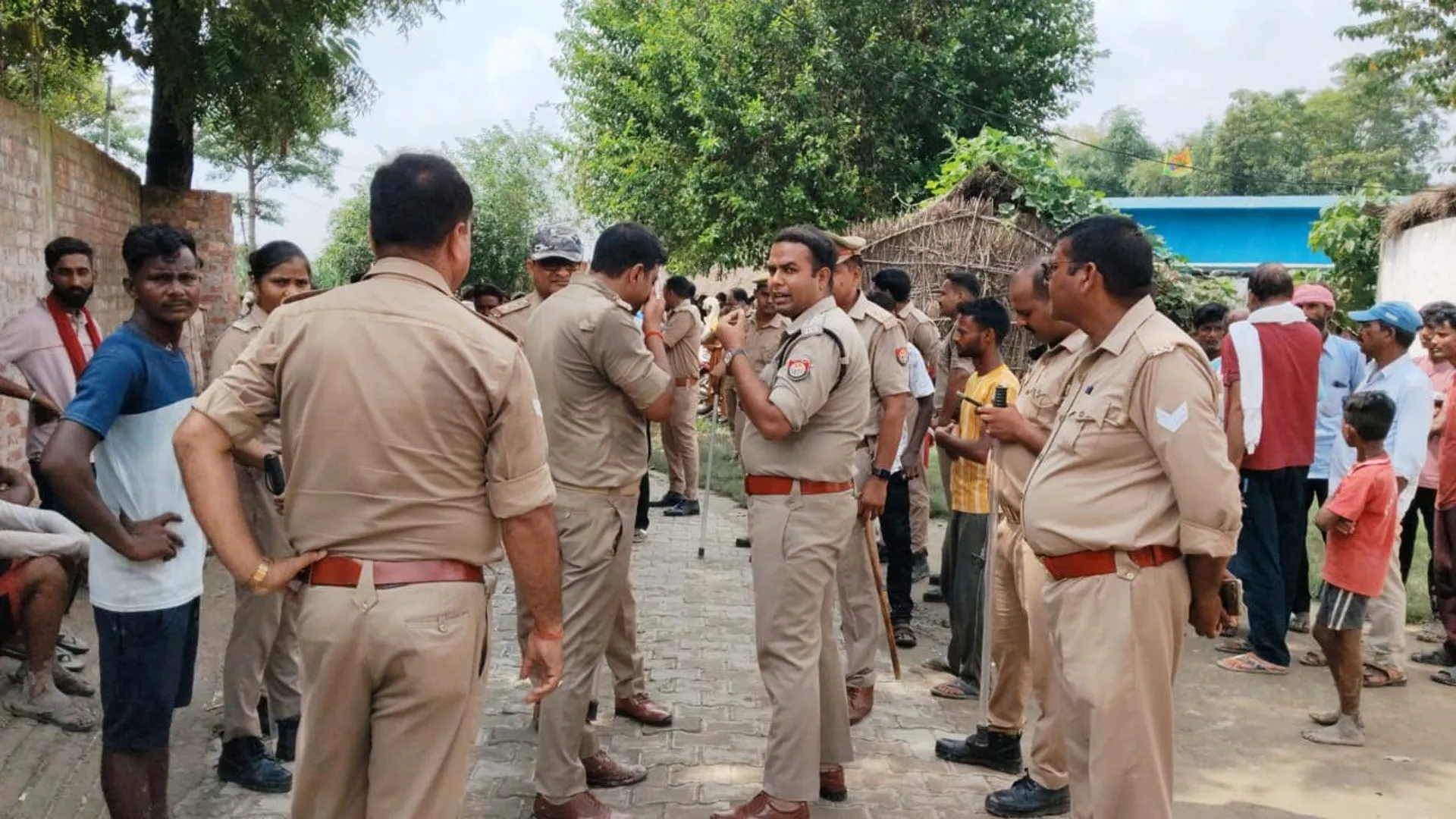 लखीमपुर खीरी : नाबालिग लड़की को भगा ले गया गैर समुदाय का युवक, गांव में फैला तनाव