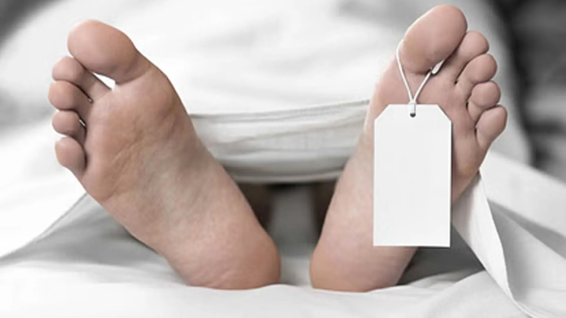 Amethi News: लखनऊ-वाराणसी राजमार्ग पर मिला अज्ञात युवक का शव, लोगों में मचा हड़कंप