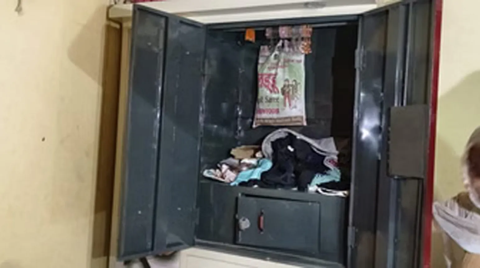 बरेली : रिटायर्ड बैंक अफसर के घर से नौकरानी के बेटे ने उड़ाए 15 लाख