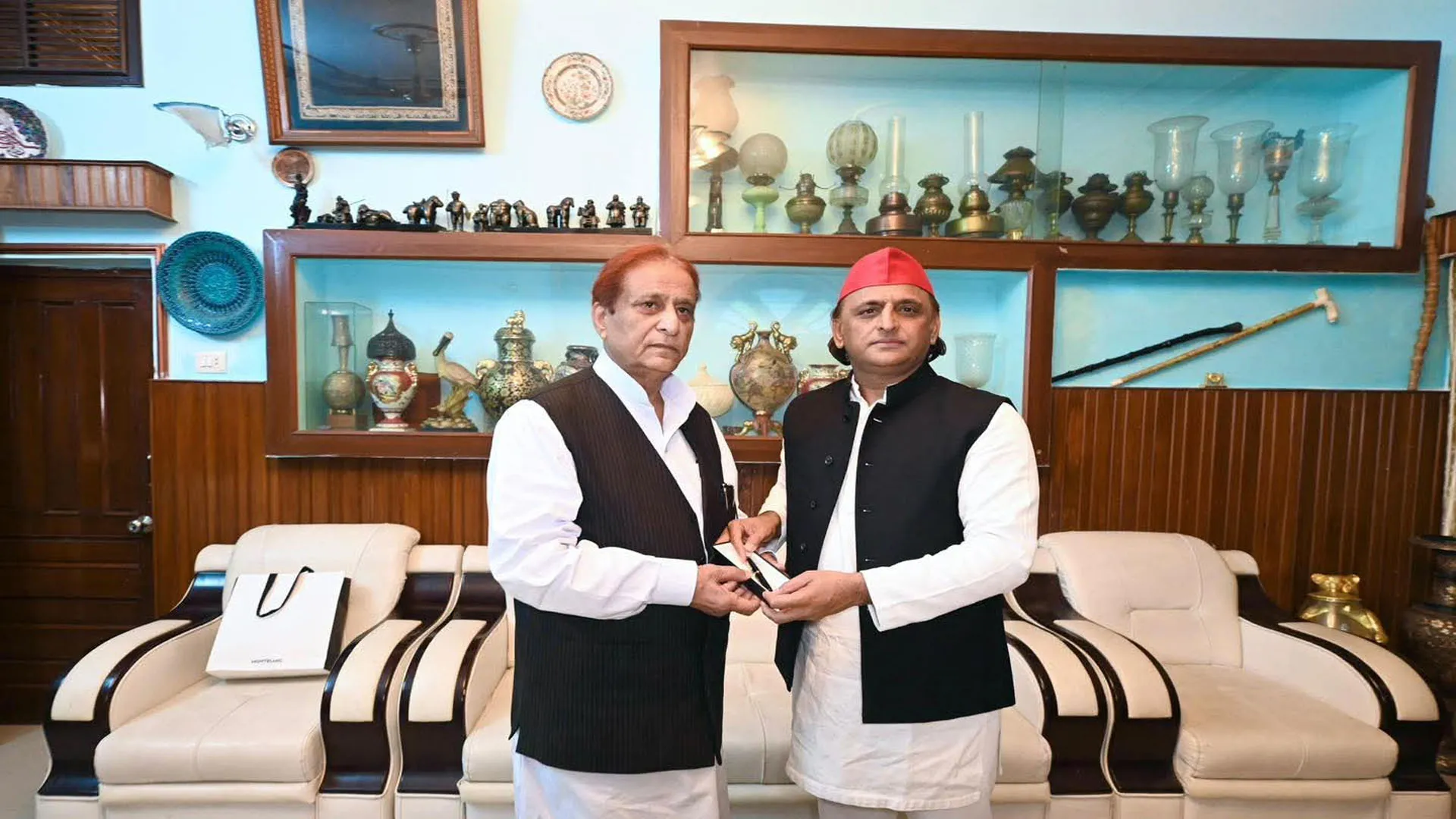 Rampur : अखिलेश से मुलाकात पर आजम खां ने ओढ़े रखी चुप्पी