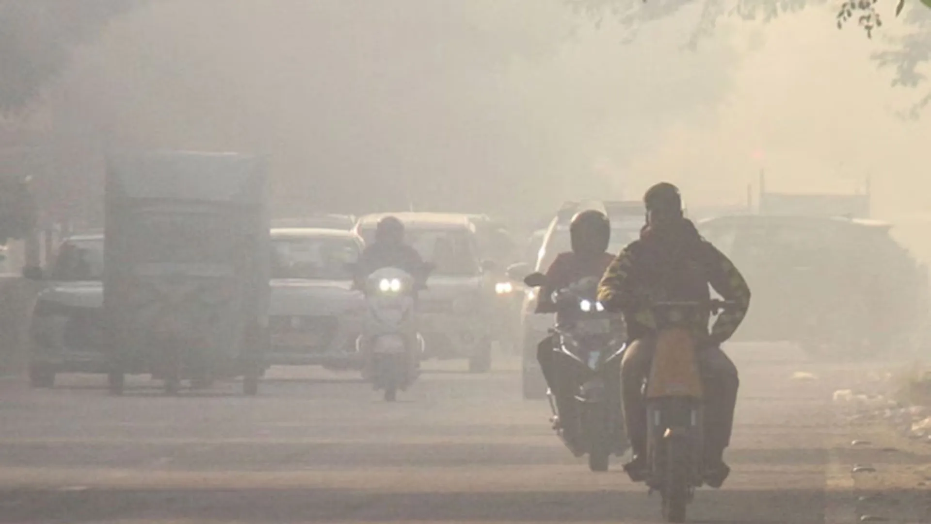 Bareilly : सिविल लाइंस की हवा साफ, राजेंद्रनगर की अभी खराब