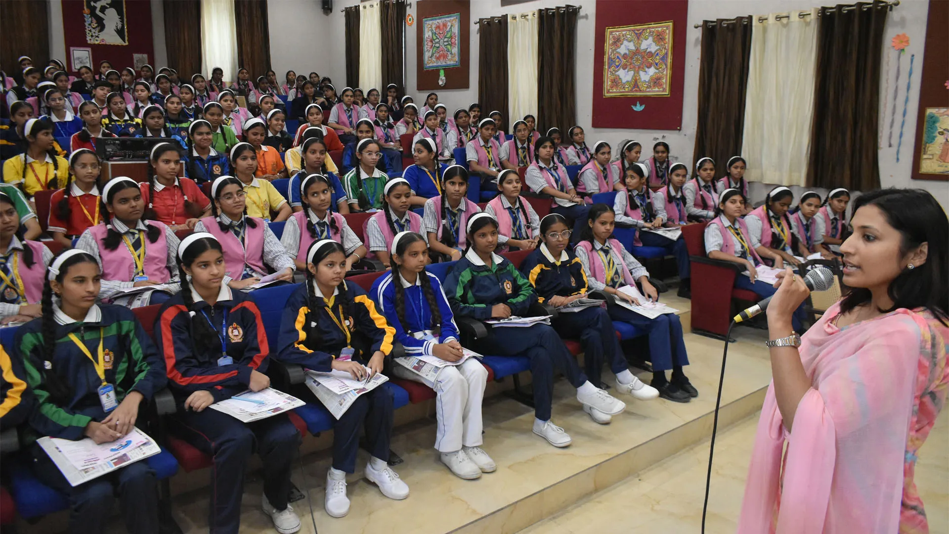 नारी कैंसर सुरक्षा अभियान: स्तन कैंसर लाइलाज नहीं...समय पर जांच और उपचार से संभव है इलाज