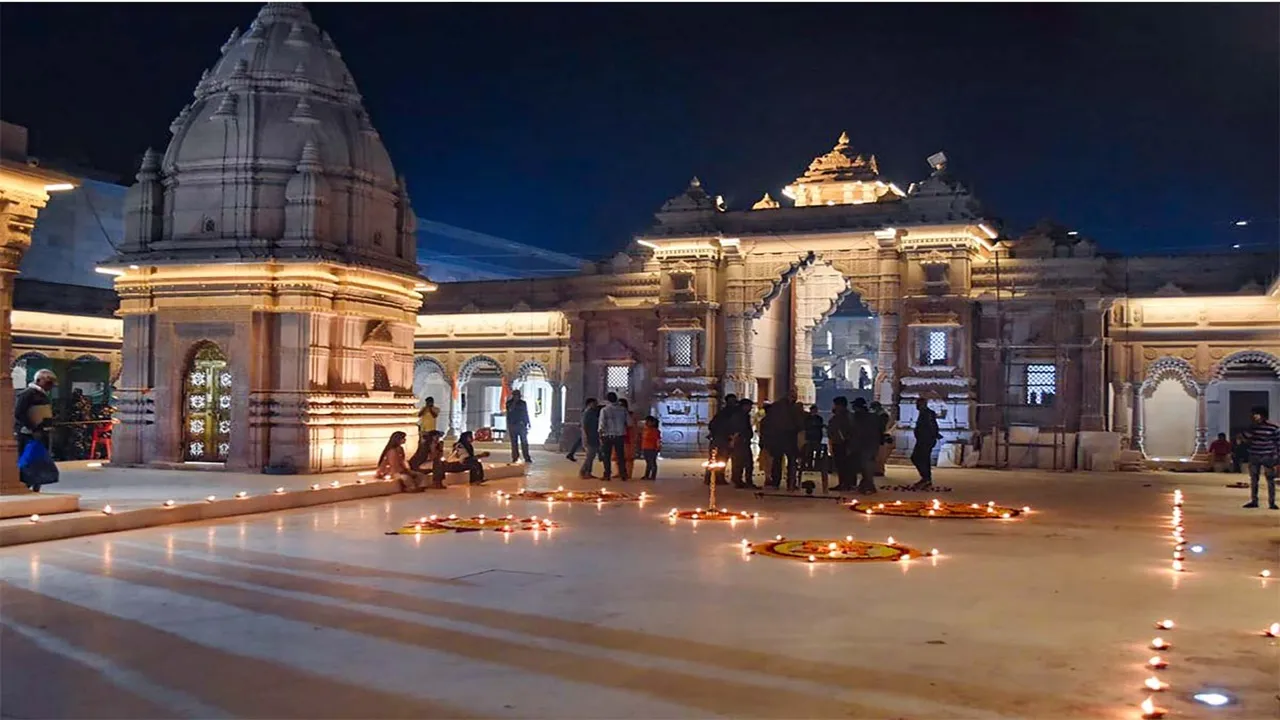 यूपी की अर्थव्यवस्था को नई ऊंचाइयों पर पहुंचाया काशी विश्वनाथ कॉरिडोर, PM मोदी का विजन और CM योगी का मिशन लाया रंग