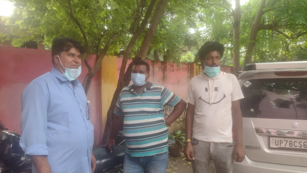  कानपुर: आईआईटी छात्र की मौत से टूट गया परिवार... बोले परिजन- 24 घंटे में एक बार तो हॉस्टल के कमरों में बच्चों को देखा जाए