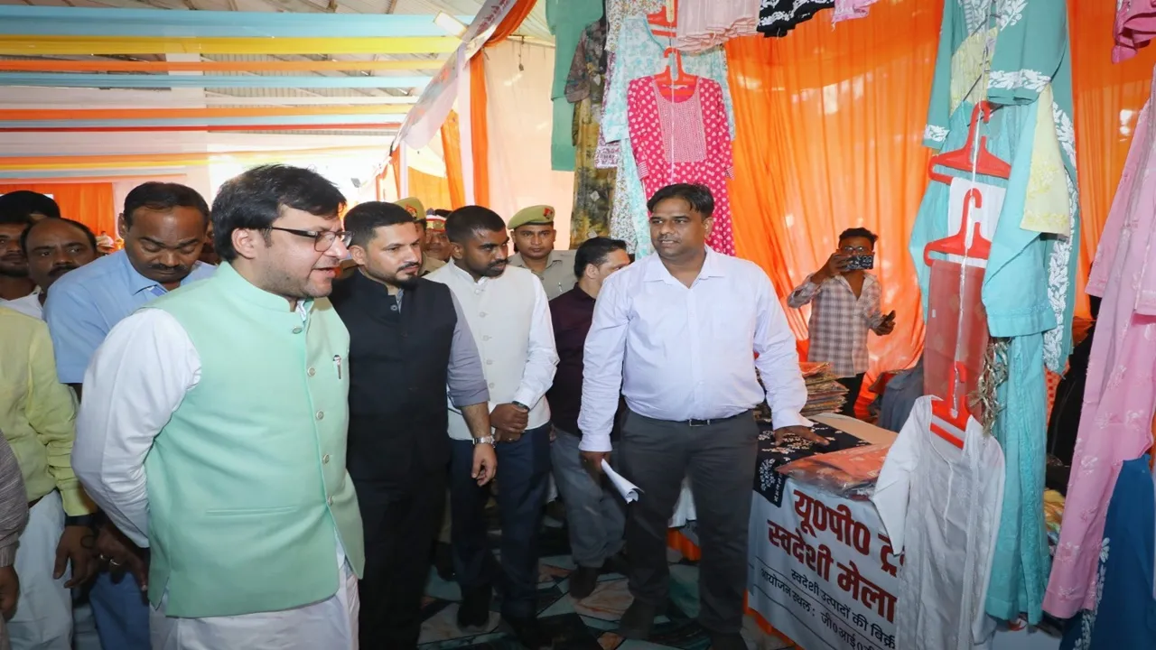हर घर में जले स्वदेशी दीप, हर हाथ में हो स्थानीय उत्पाद : नितिन अग्रवाल