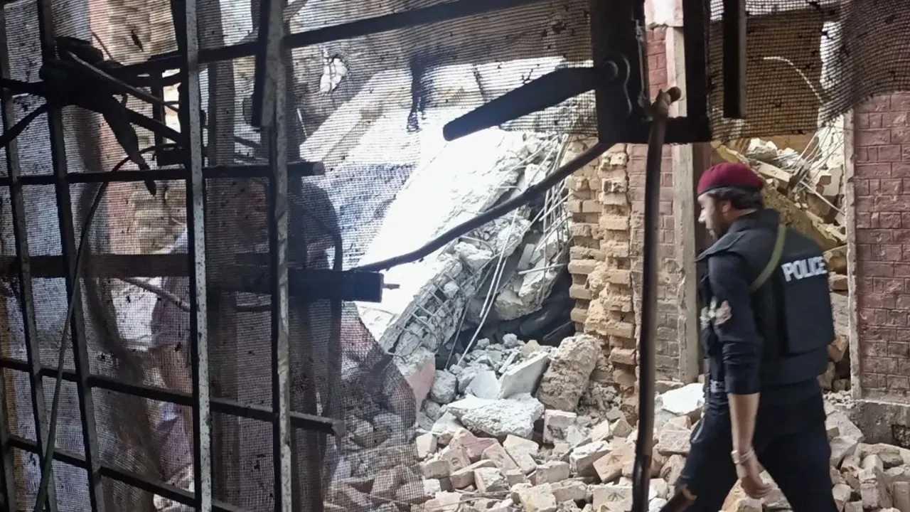 पाकिस्तान में पुलिस प्रशिक्षण केंद्र पर हमले में छह आतंकवादियों और सात पुलिकर्मियों की मौत 