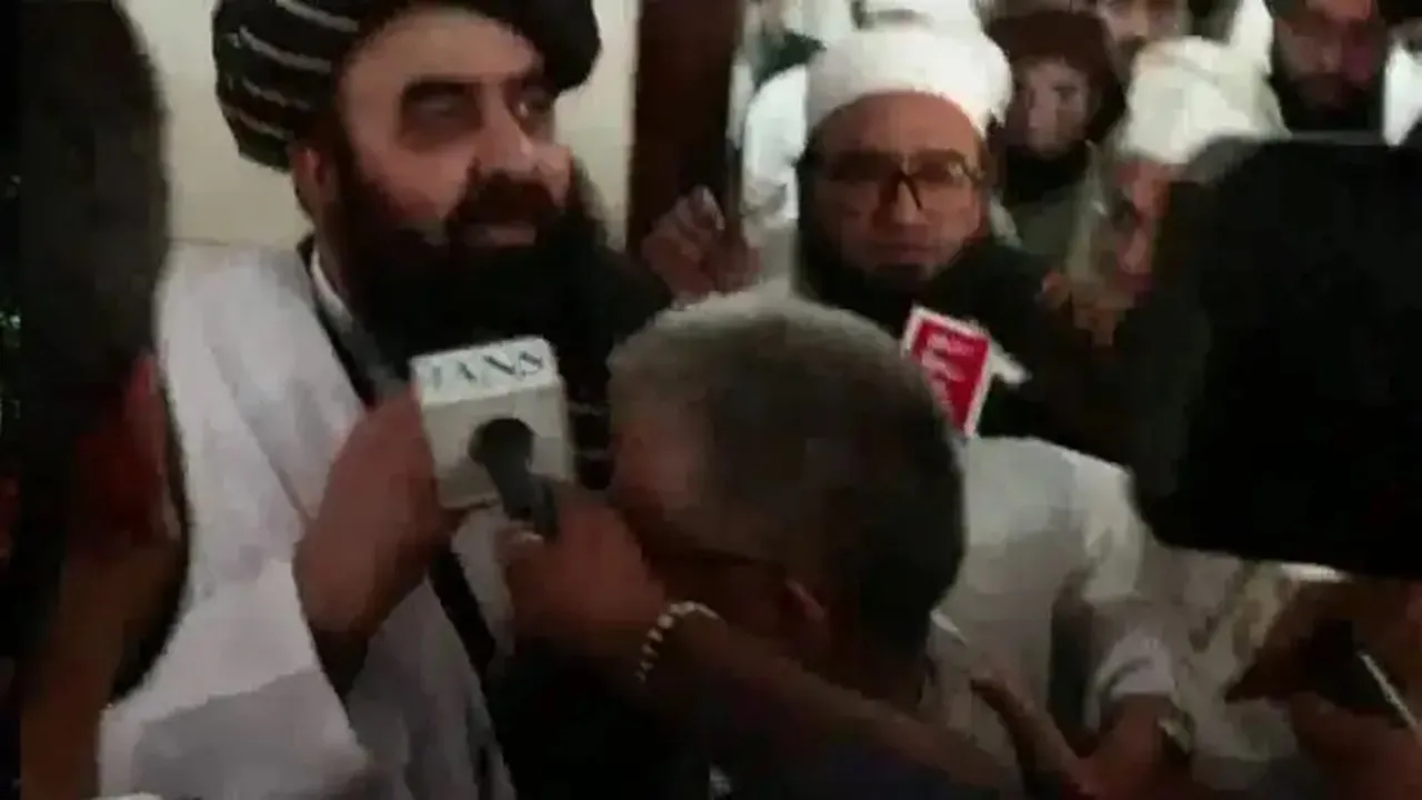  दारुल उलूम देवबंद पहुंचे मुत्तकी :  कहा- यहां बहुत प्यार मिला, दिल्ली और काबुल के बीच बढ़ेंगी मुलाकातें 