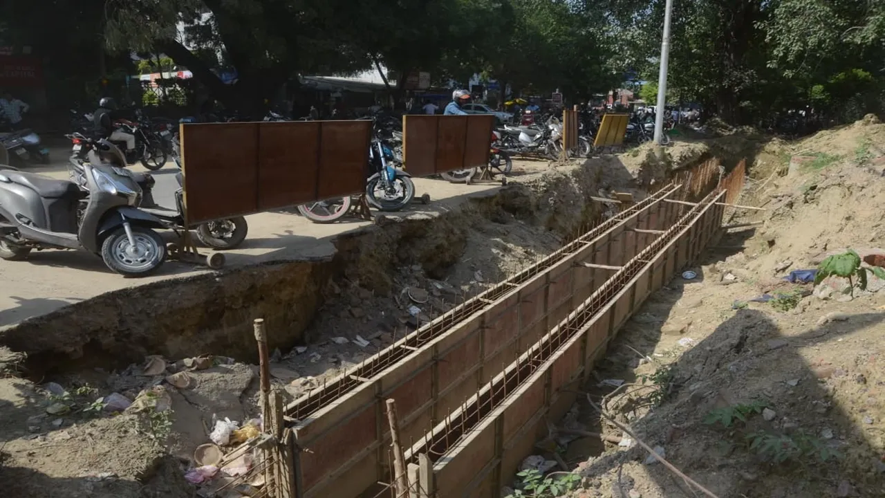 कानपुर में सीएम ग्रिड का बुरा हाल : 1 साल में एक भी सड़क पूरी नहीं, ठेकेदार-अधिकारी बेपरवाह