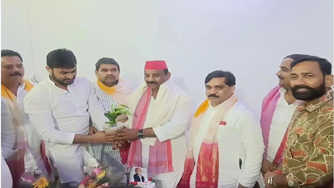 गोंडा : अपनी पत्नियों को छोड़ने वाले नहीं जानते सिंदूर का भाव, सपा प्रदेश अध्यक्ष ने ऑपरेशन सिंदूर पर उठाया सवाल