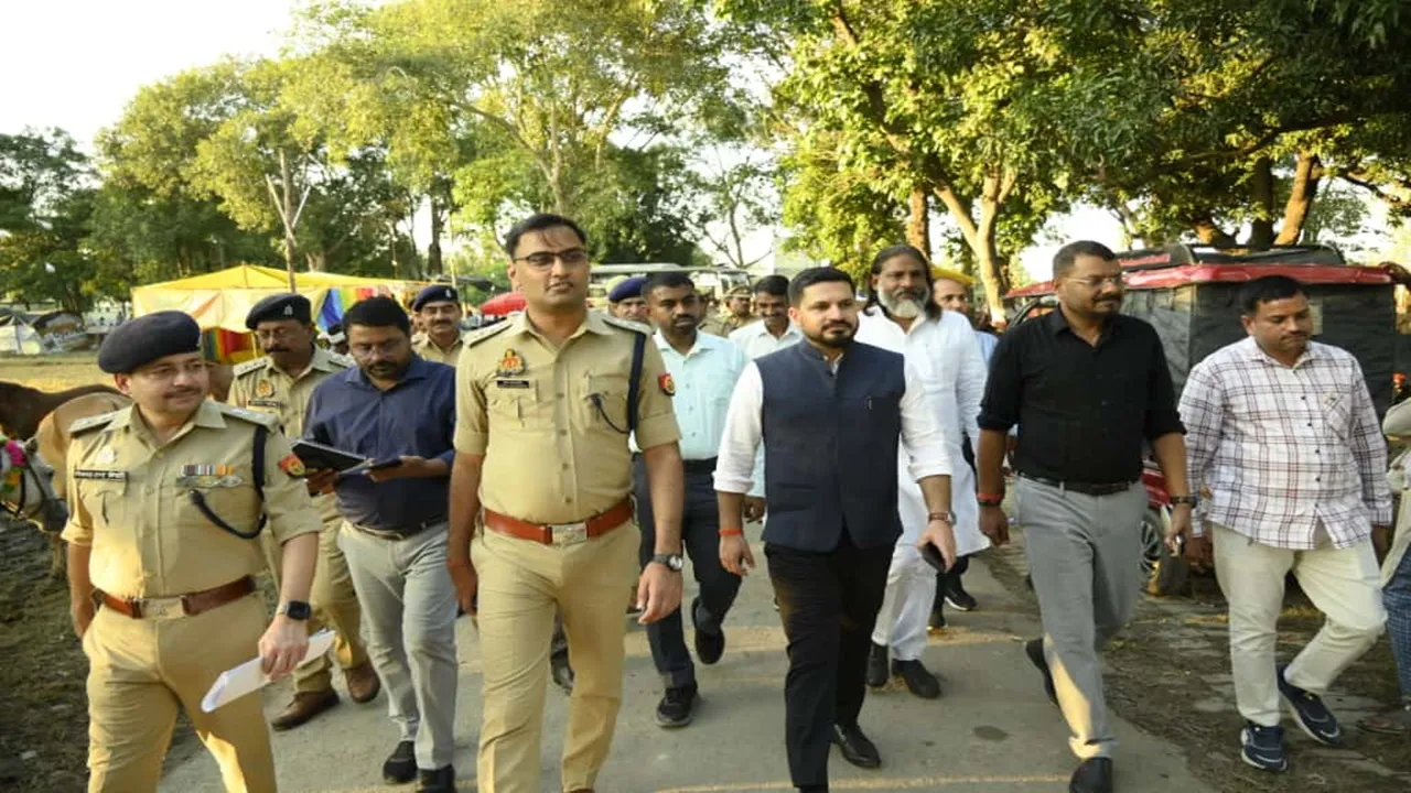 बाराबंकी : मेले की तैयारियों में कोताही बर्दाश्त नहीं, दो दिन में दूर करें खामियां, डीएम ने अधिकारियों व मेला कमेटी के साथ की बैठक