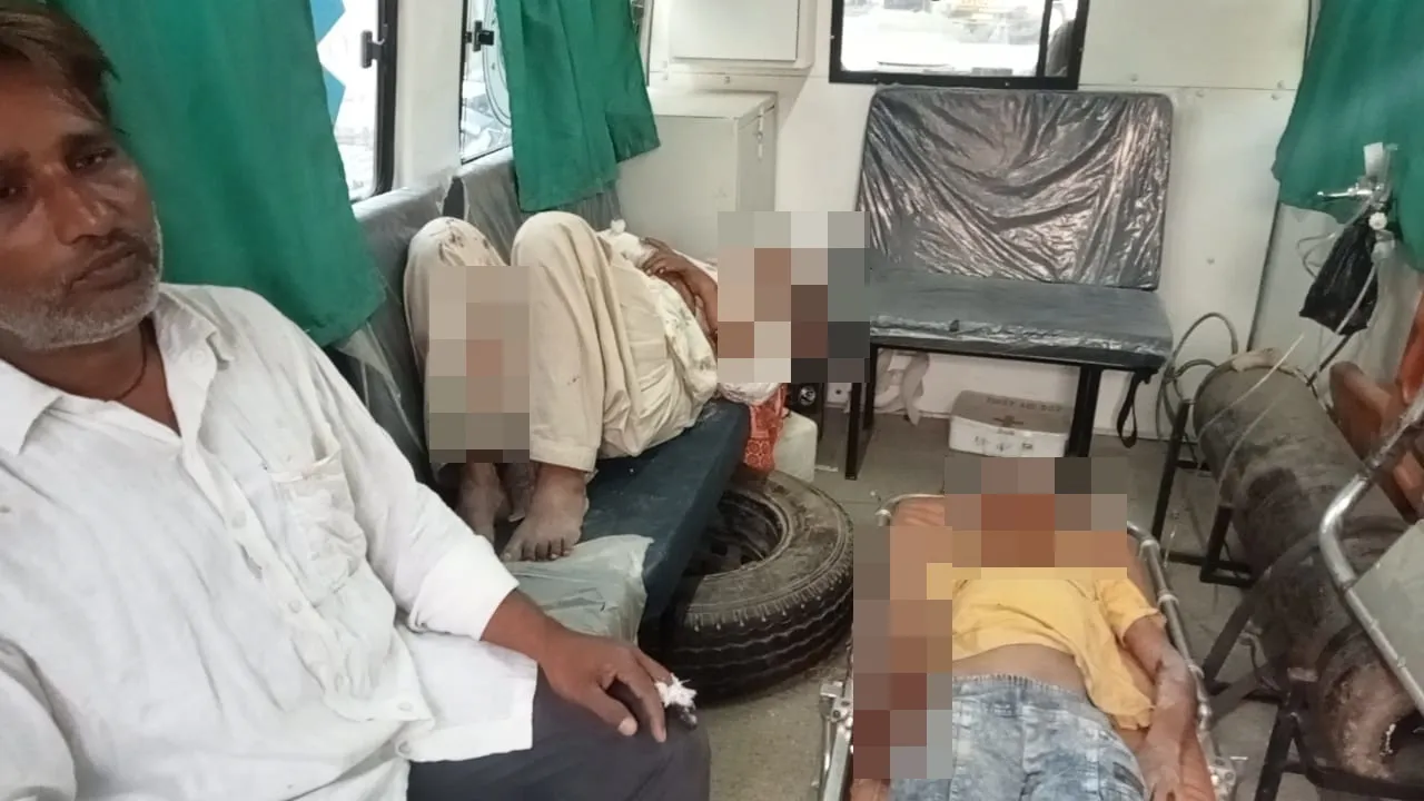 Sultanpur News:  पटाखा फैक्ट्री में विस्फोट...12 लोग घायल, मौके पर पहुंचे पुलिस महानिरीक्षक डीएम और एसपी 