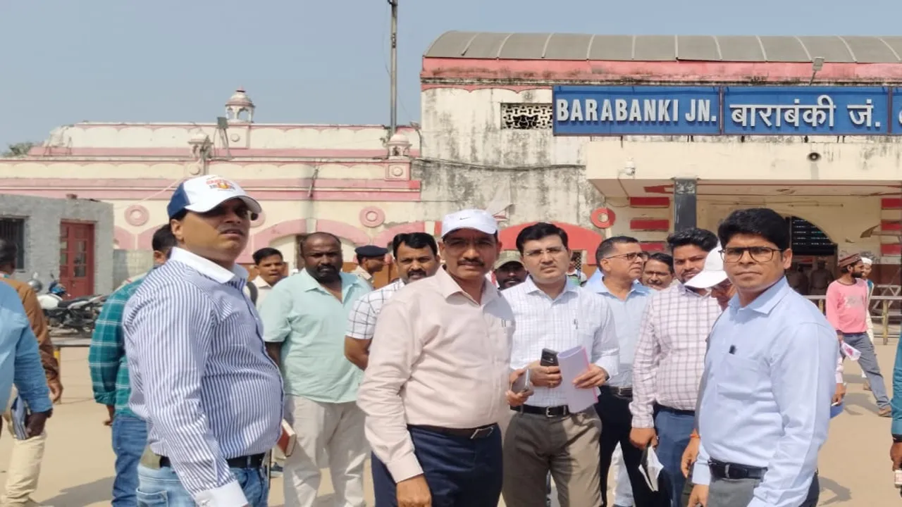बाराबंकी : गुणवत्ता से छेड़छाड़ पर होगी सख्त कार्रवाई, डीआरएम ने किया निर्माण कार्यों का निरीक्षण 