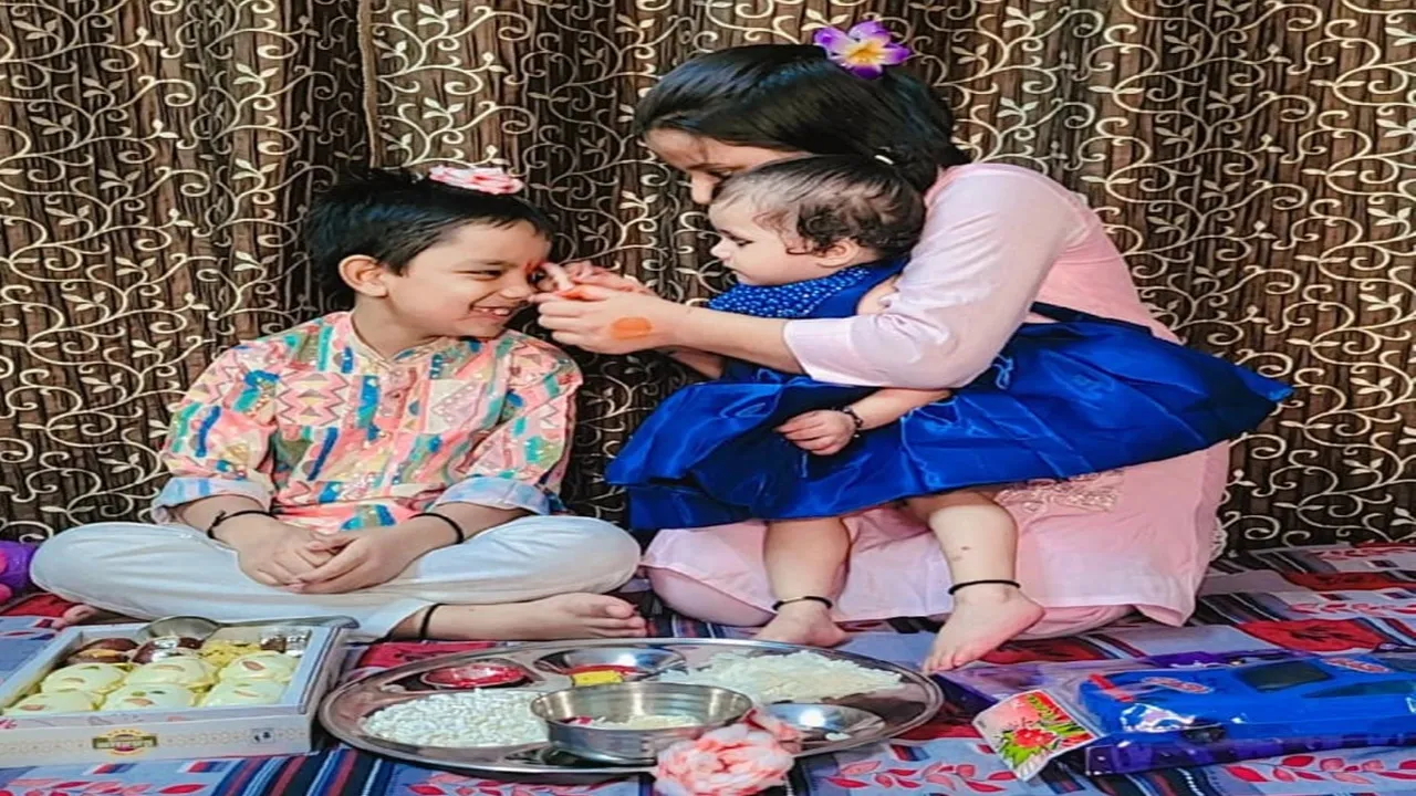 भाई दूज पर्व 2025 : बाराबंकी में उमंग और उल्लास से मना भाई दूज का पर्व, बहनों ने किया तिलक तो भाइयों ने दिया स्नेह का उपहार