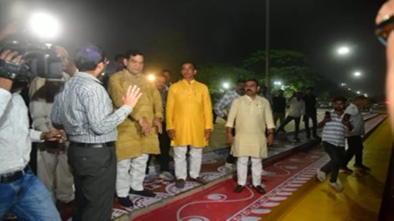 Chhath Mahaparva 2025: नगर विकास मंत्री ने किया लक्ष्मण मेला घाट का निरीक्षण, परखीं छठ पर्व की तैयारियां