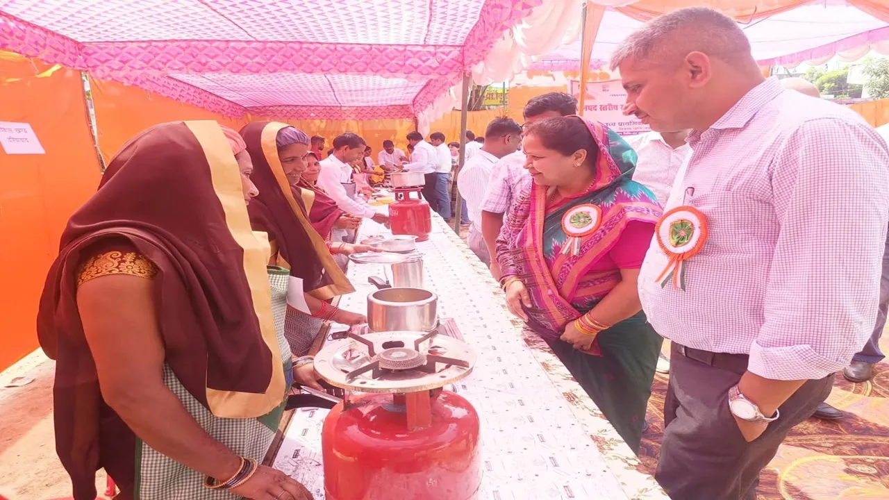 बाराबंकी : सुशीला देवी बनीं जिले की सर्वश्रेष्ठ रसोइया, रामावती और संगीता मौर्या रहीं द्वितीय व तृतीय