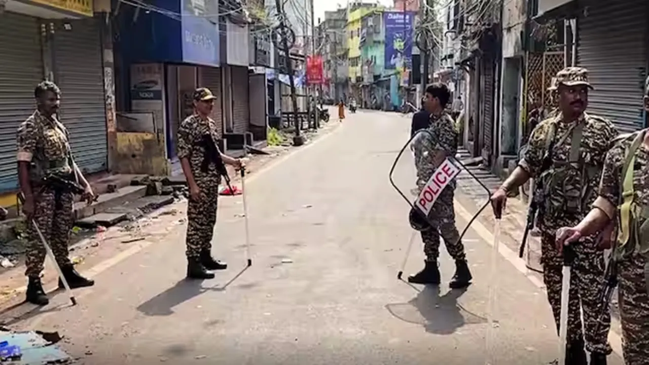 कटक में दुर्गा प्रतिमा विसर्जन के दौरान हिंसा, VHP विहिप ने किया बंद का आह्वान, सीएम माझी ने की शांति की अपील