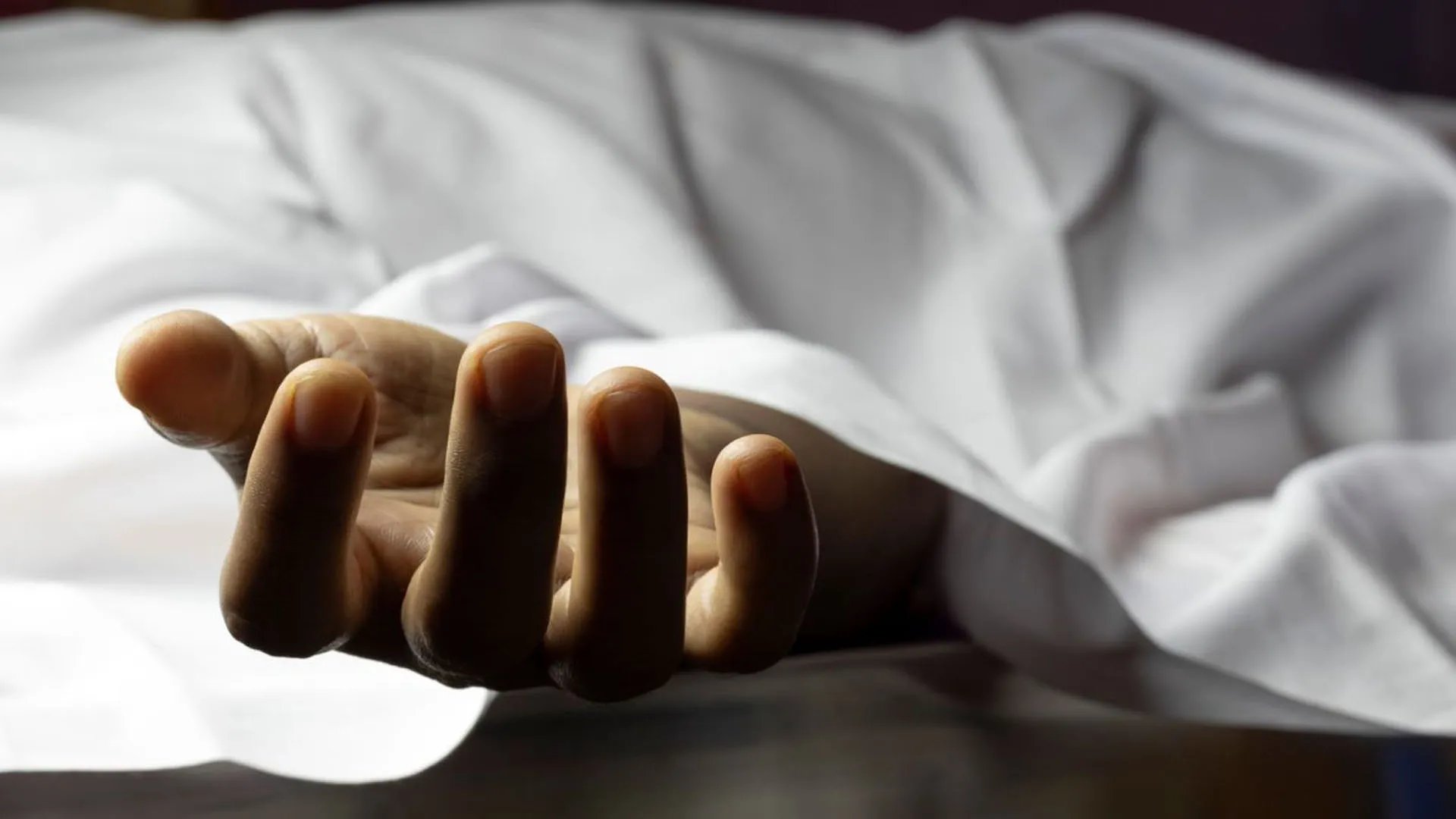 Bareilly: नहाने के बाद नंगे पैर छत पर गया युवक, करंट लगने से मौत