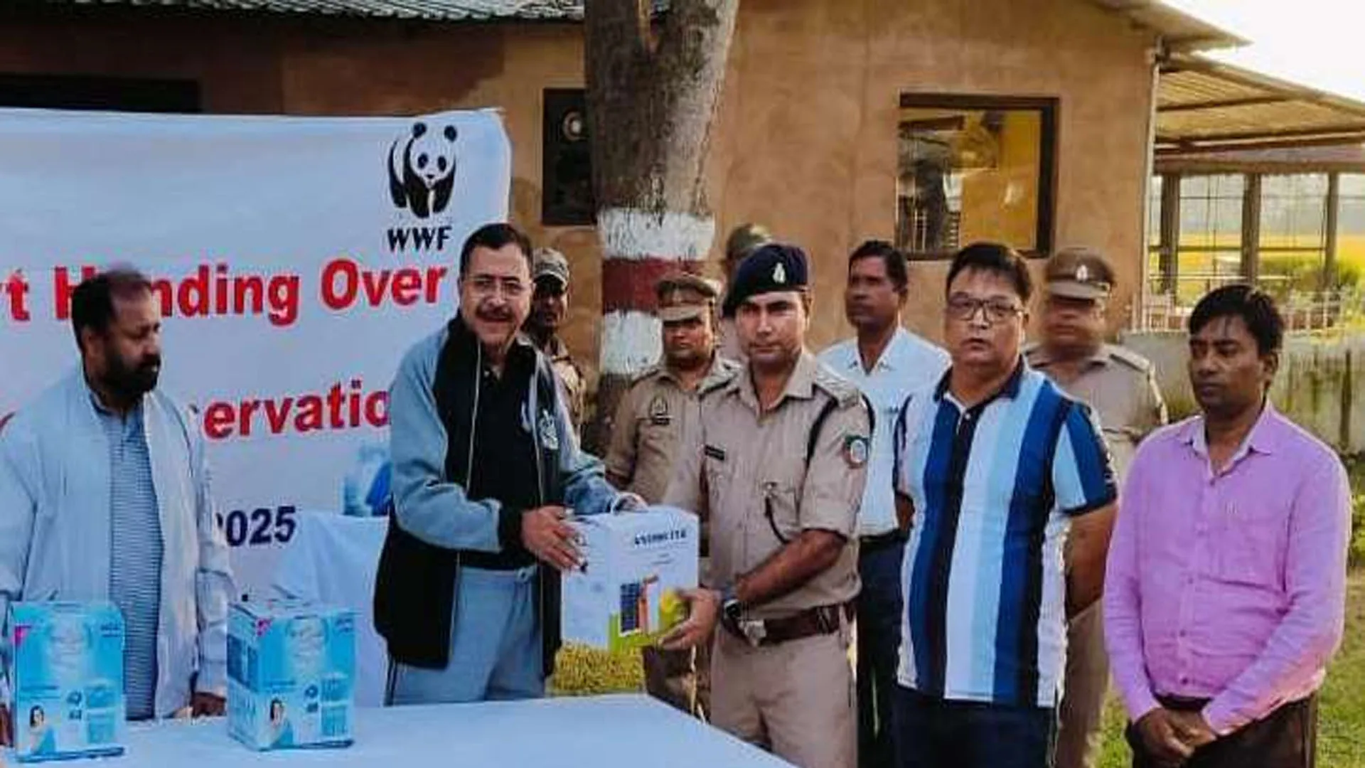 पीलीभीत: डीजी फॉरेस्ट पहुंचे पीटीआर, चूका बीच समेत सप्त सरोवर का लिया जायजा, 38 वॉच टावरों के लिए सौंपी किट