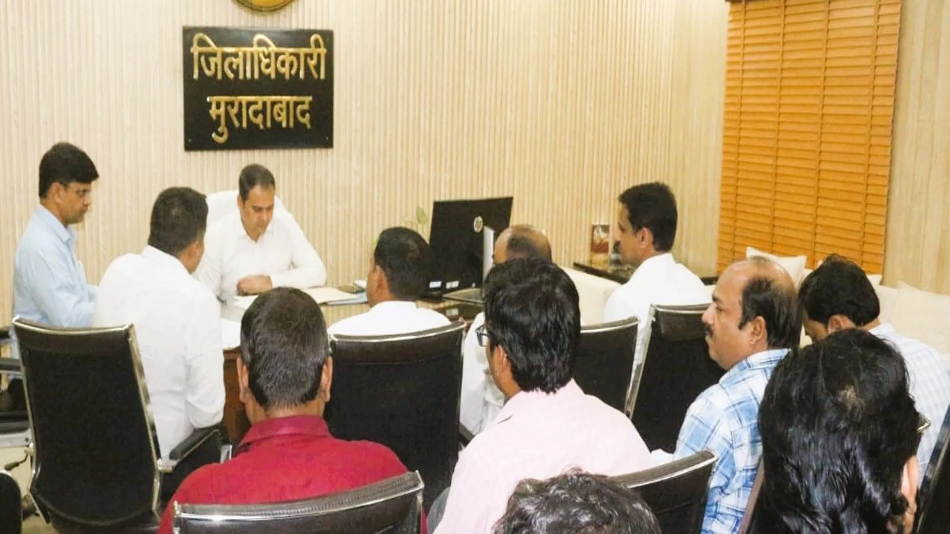 Moradabad :डीएम की अध्यक्षता में खाद्यान्न आपूर्ति को लेकर जिला स्तरीय सतर्कता समिति की बैठक