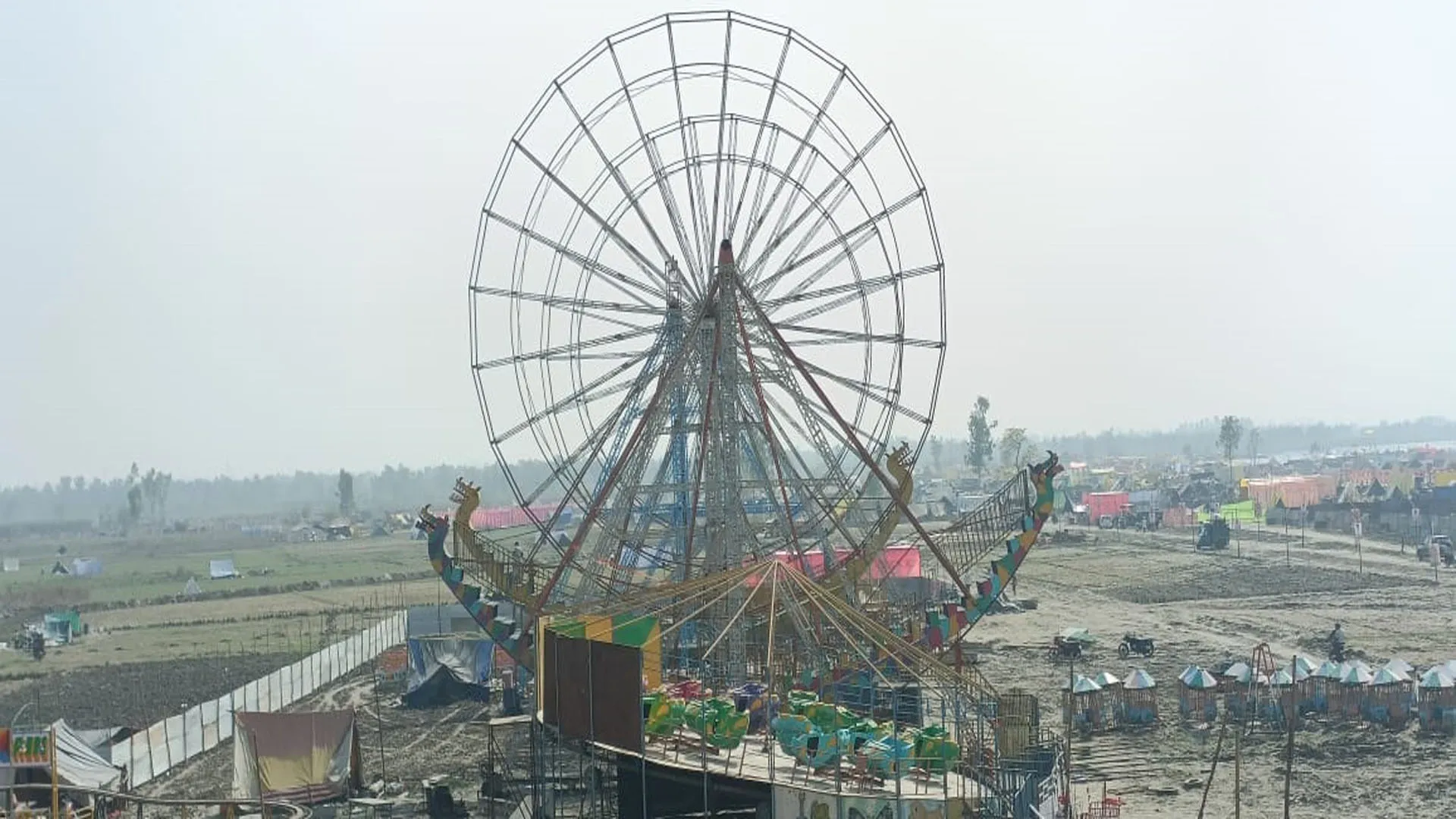 Amroha :मुख्यमंत्री ने हेलीकॉप्टर से किया तिगरी गंगा मेले का निरीक्षण
