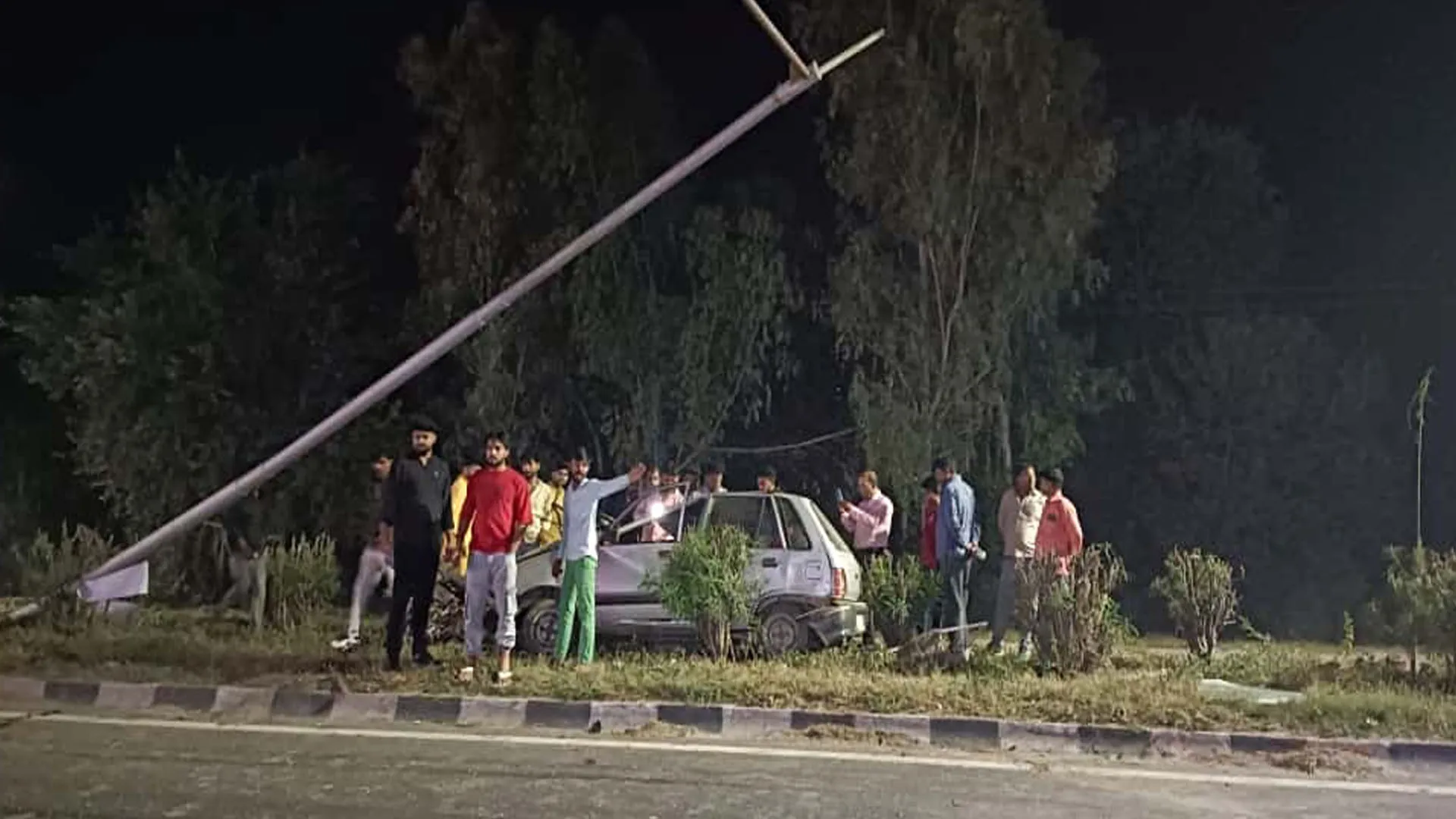 Bareilly : दिवाली पर सड़क हादसों से दहला जिला...एक साल के मासूम समेत दो की मौत, डेढ़ दर्जन से ज्यादा घायल