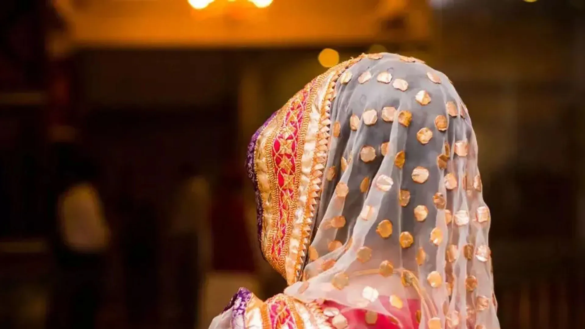 Moradabad : शादी की जिद पर अड़ी प्रेमिका, प्रेमी के घर जाकर काटा हंगामा
