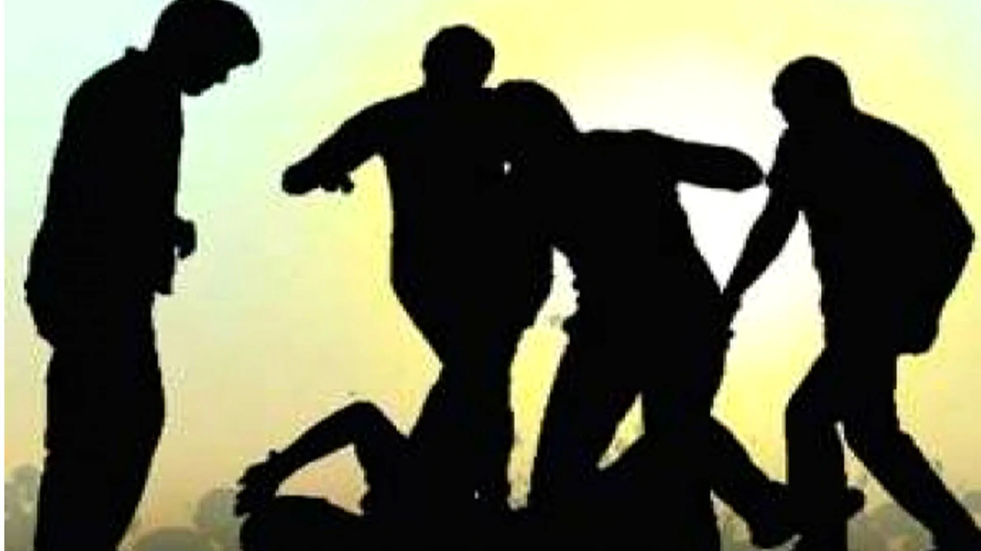 रामपुर: अवैध कब्जे का विरोध करने पर महिला को पीटा,  दो गुटों के बीच मारपीट में आठ घायल