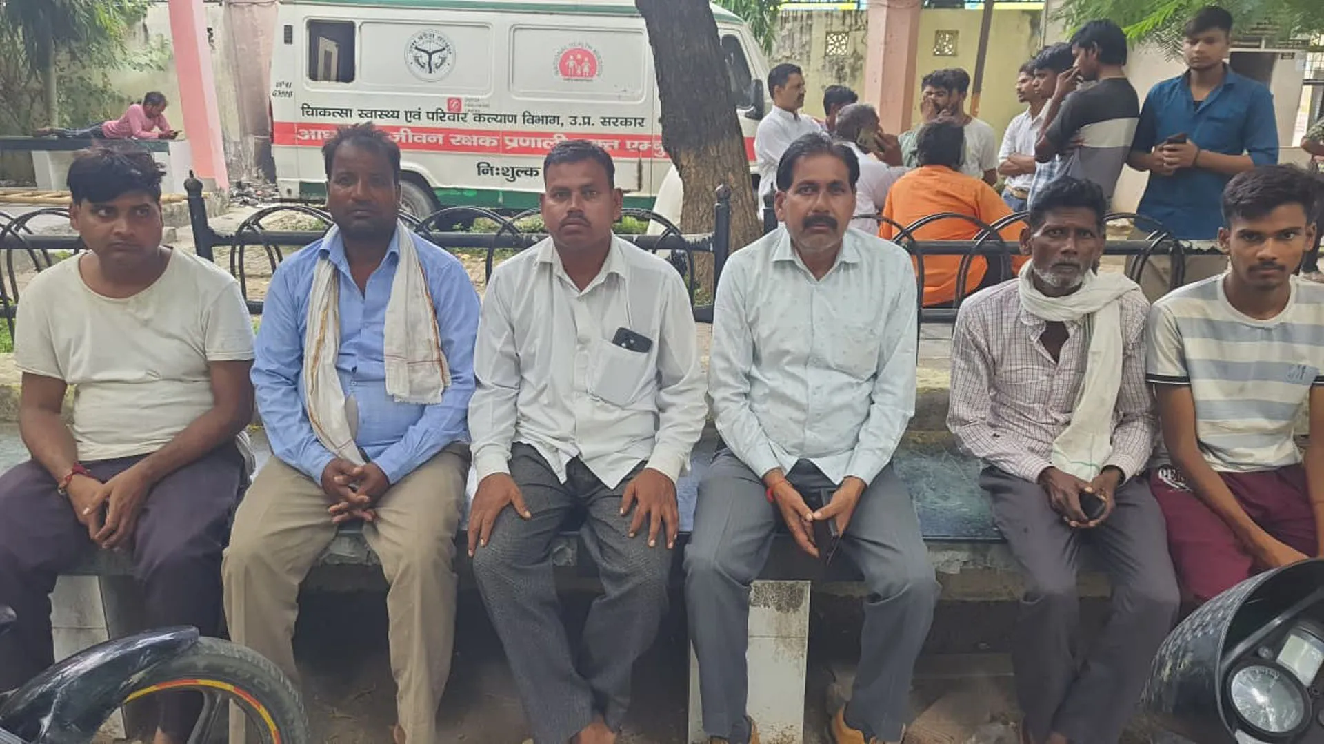 रामपुर : ट्रेन की चपेट में आने से मजदूर की मौत के बाद मचा कोहराम