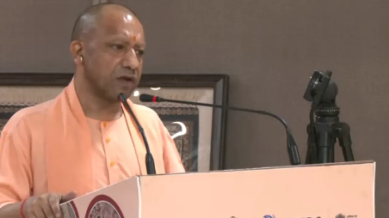 49th International Carpet Fair: कालीन मेले का सीएम योगी ने किया शुभारंभ, कहा- दुनिया में यूपी के उत्पादों की बढ़ी मांग 