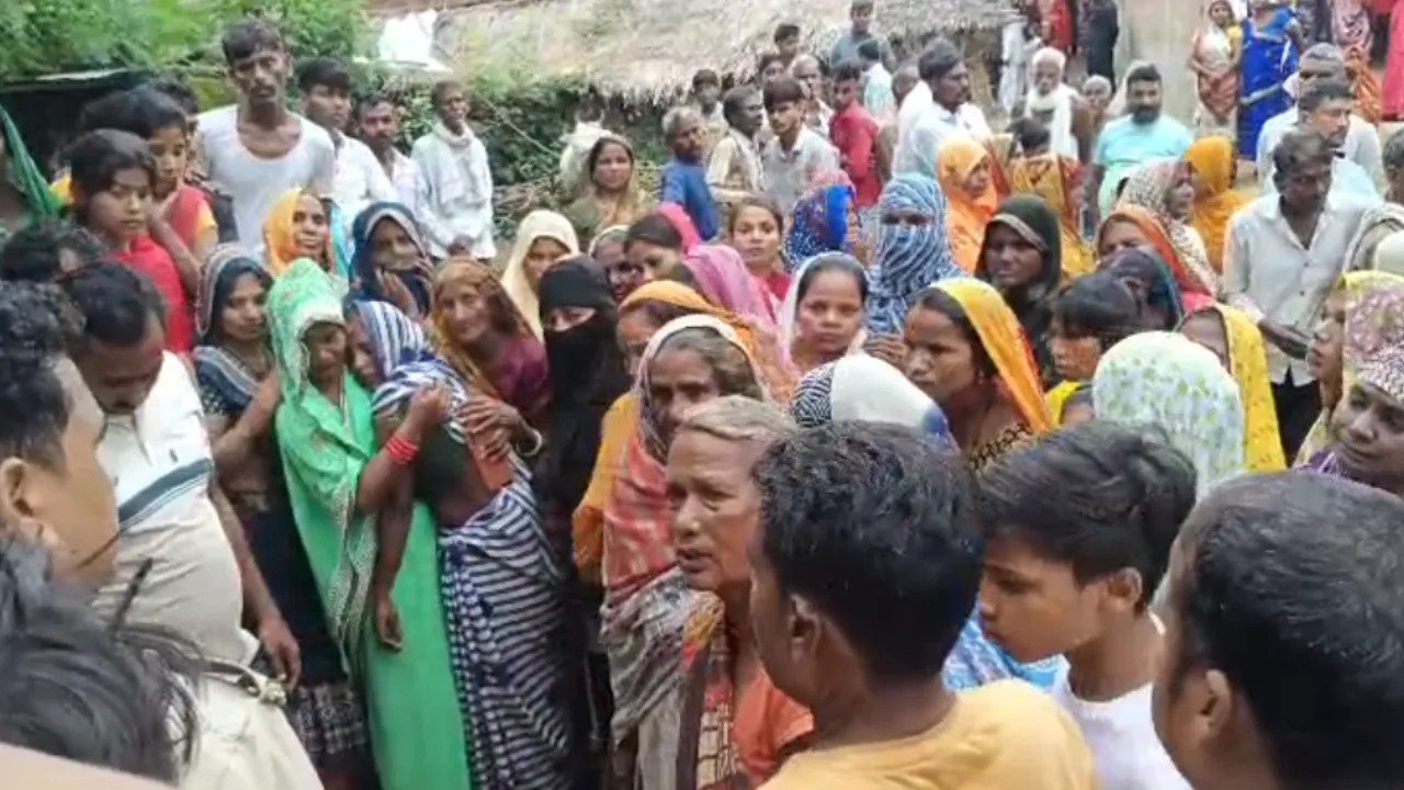 Amethi News: कमरे में फंदे से लटका मिला युवक का शव, परिजनों ने लगाया हत्या का आरोप, जांच में जुटी पुलिस 