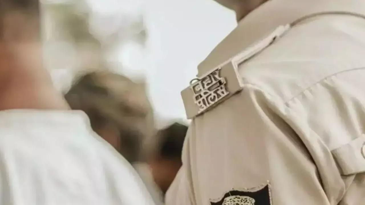 बिहार के पुलिसकर्मियों का रुका वेतन... कर्तव्य में लापरवाही बरतने का लगा आरोप