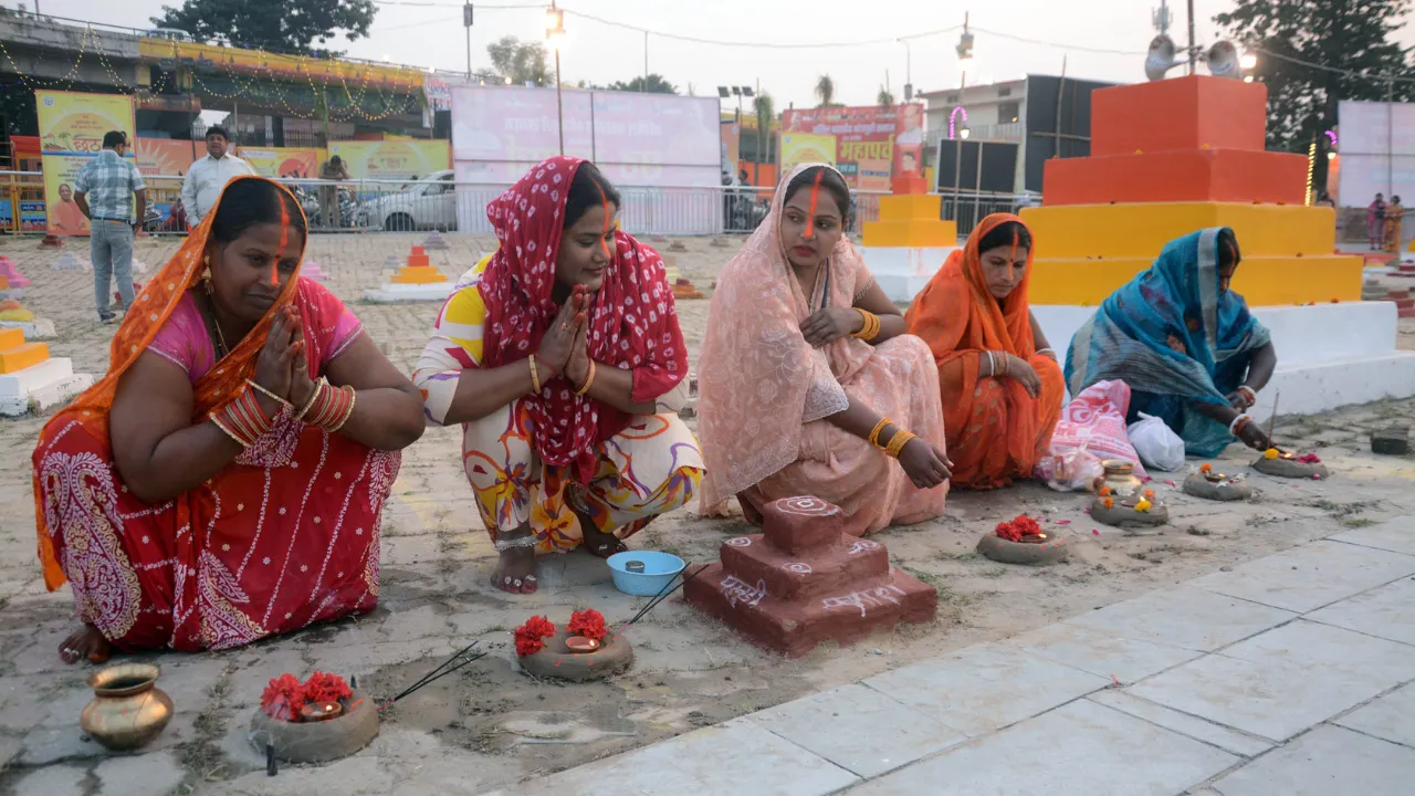 Lucknow News: छठ पूजा के लिए बनाए गए 92 घाट, सर्वाधिक भीड़ वाले 15 स्थल चिह्नित