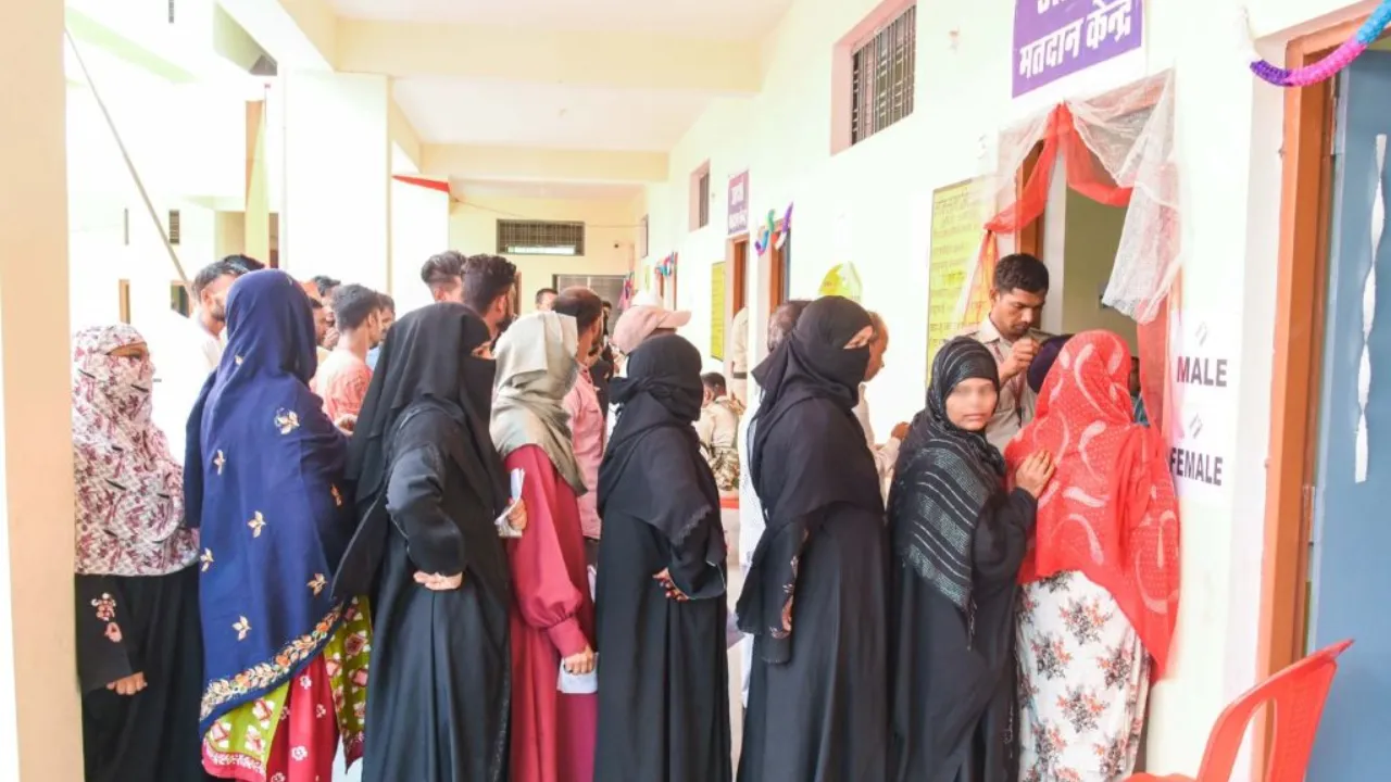 बिहार चुनाव के लिए भाजपा की मांग: चुनाव को एक या दो चरणों में कराएं संपन्न, बुर्का पहनने वाली महिलाओं की पहचान करें सुनिश्चित 