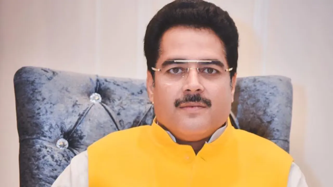 Lucknow News: एयर इंडिया की फ्लाइट में गौरीगंज विधायक राकेश प्रताप सिंह के साथ हुई धक्का मुक्की और हाथापाई, एक फोन कॉल से शुरू हुई थी बात