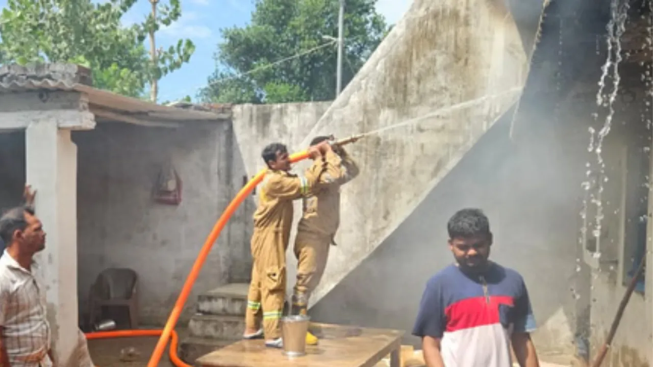 Bahraich NEWS: खेत में काम करने से किया इनकार... तो किसान ने की 2 किशोरों की हत्या, फिर परिवार समेत लगाई आग, 6 की दर्दनाक मौत