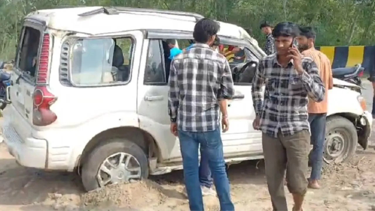 UP News: वाहन पलटने से सात साल के बच्चे की मौत, कई अन्य घायल 