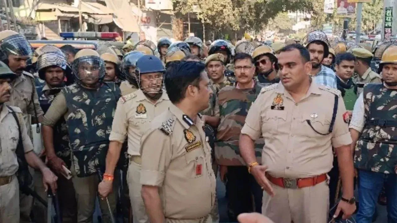 Bareilly News: बरेली में जुमे की नमाज से एक बार फिर भारी पुलिस फोर्स तैनात