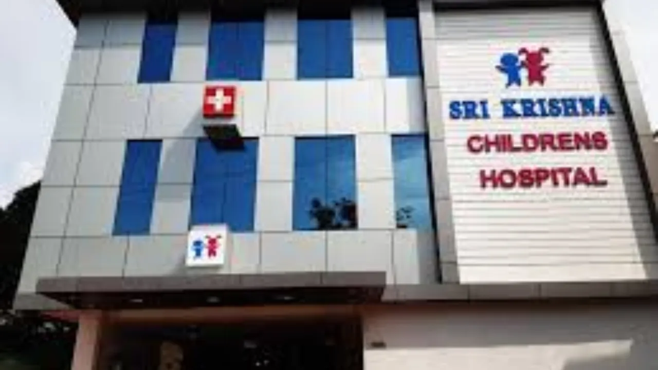 UP News: बिना विशेषज्ञ की सलाह हटाया वेंटिलेटर सपोर्ट, बच्ची की हालत बिगड़ी, निजी अस्पताल के स्टाफ पर लगा लापरवाही का आरोप