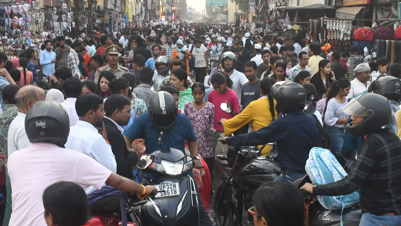 धरे रह गए इंतजाम, हर तरफ जाम ही जाम... 15 मिनट का रास्ता तय करने में लग गए डेढ़ से दो घंटे