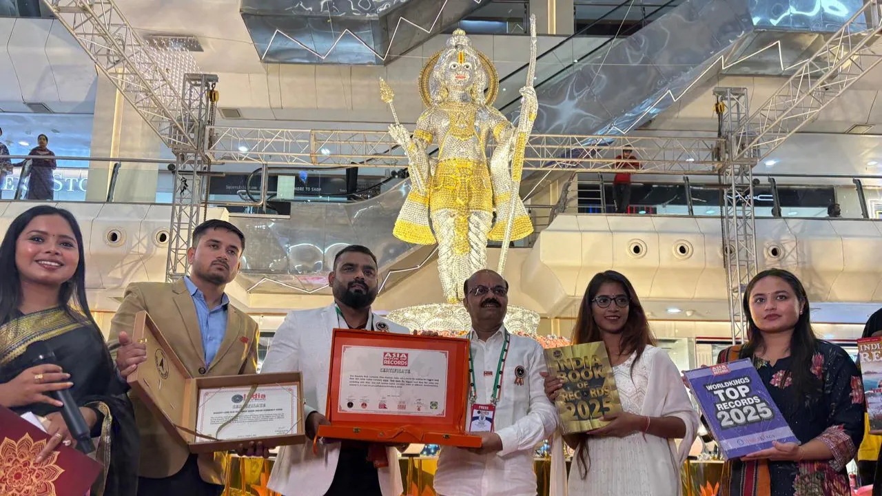 डेढ़ लाख सिक्कों से बनाई श्रीराम की 18 फीट ऊंची प्रतिमा, Asia Book of Records और India Book of World Records में दर्ज किया नाम