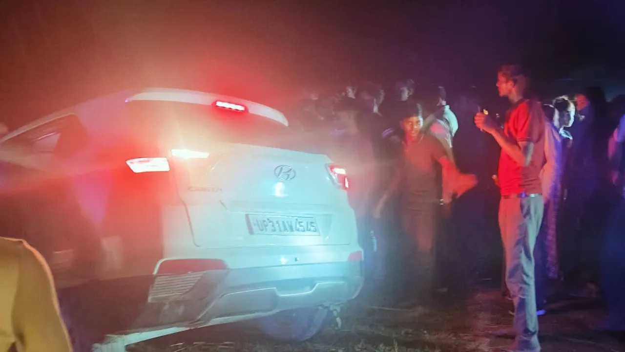 Sitapur News: नृत्यांगनाओं से गन प्वाइंट पर हुई 8 लाख की लूट, चार नकाबपोश बदमाशों ने दिया घटना कों अनजाम