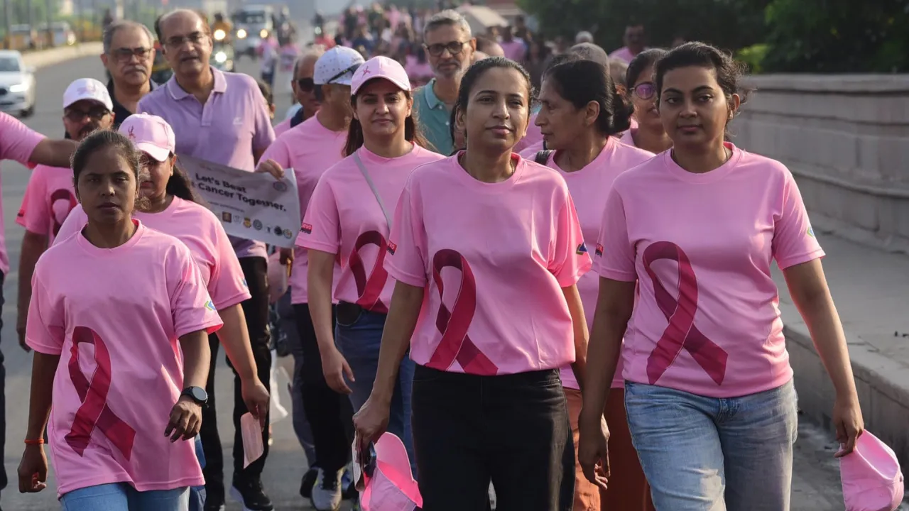 वॉकथॉन और विंटेज कार रैली से किया स्तन कैंसर के प्रति जागरूक, SGPGI ब्रेस्ट हेल्थ प्रोग्राम के सहयोग से पिंक वेव का किया आयोजन